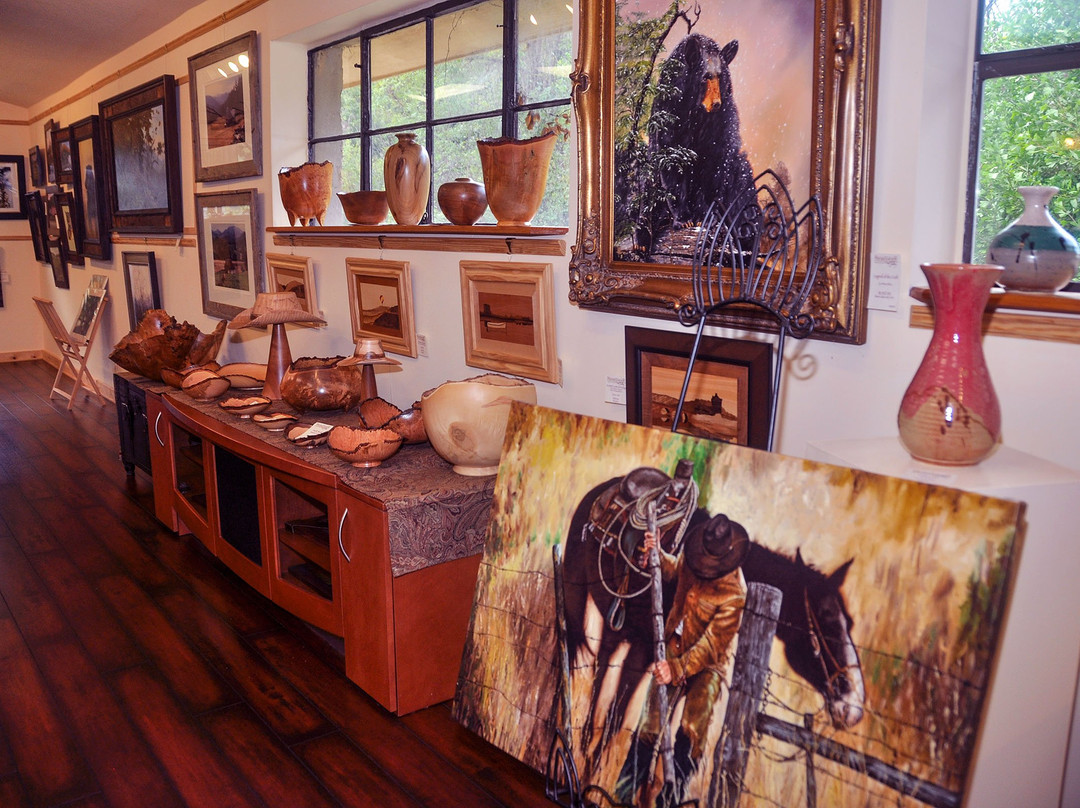 Highlander Gallery-Brasstown必去景点