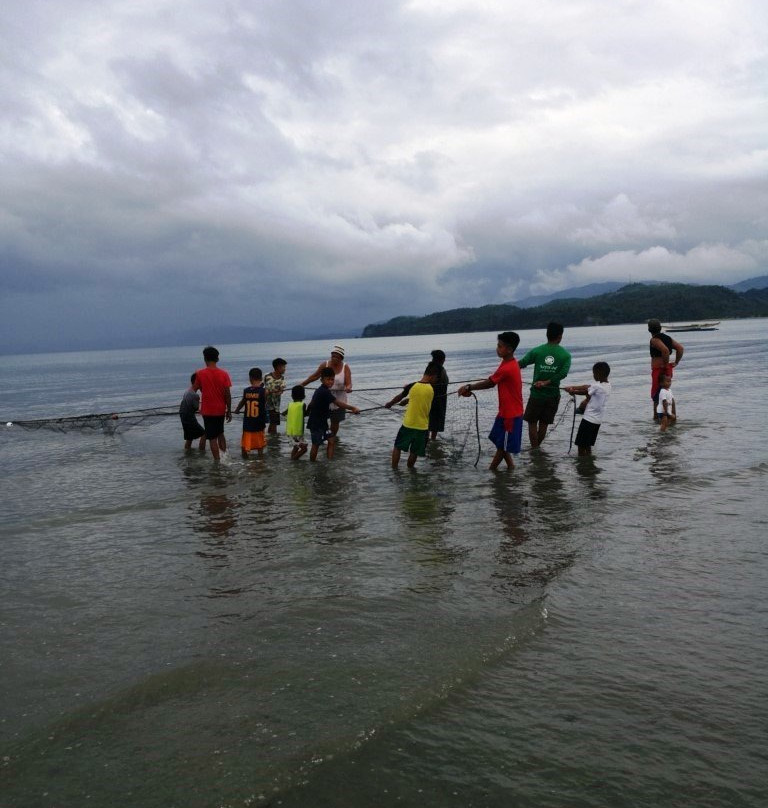 Rawis Black Beach-雷加斯皮必去景点