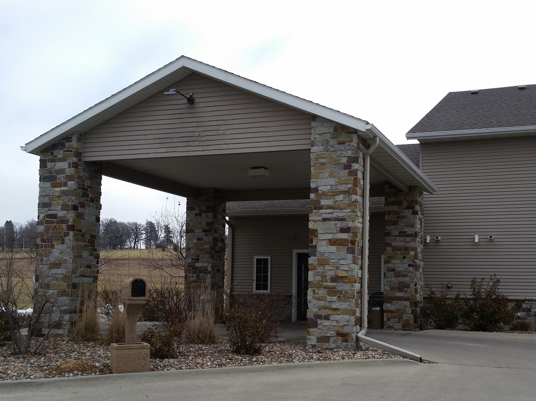 Rock Island Inn & Suites主图