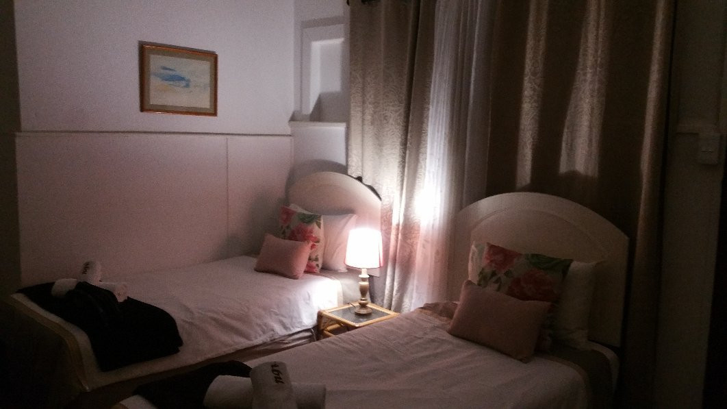 Suzie's Coffee Shop Accommodation主图