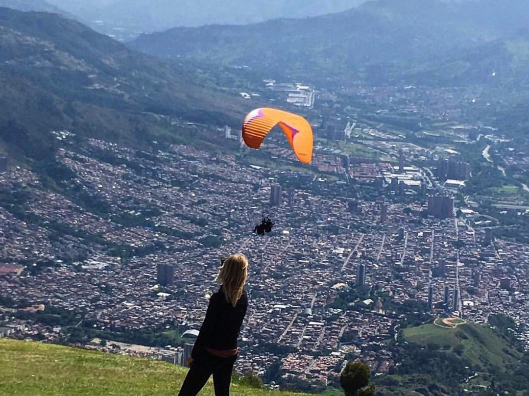 Dream Flying Paragliding景点图片