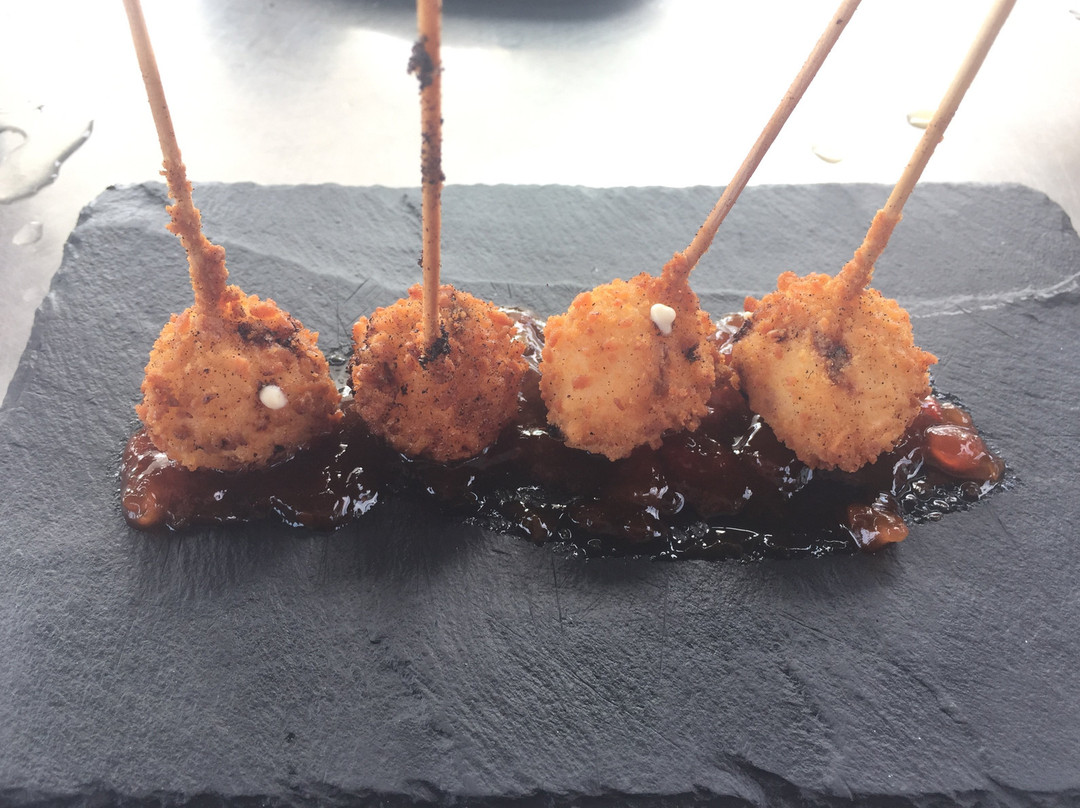 Cubelles餐馆和美食-Che Charlie