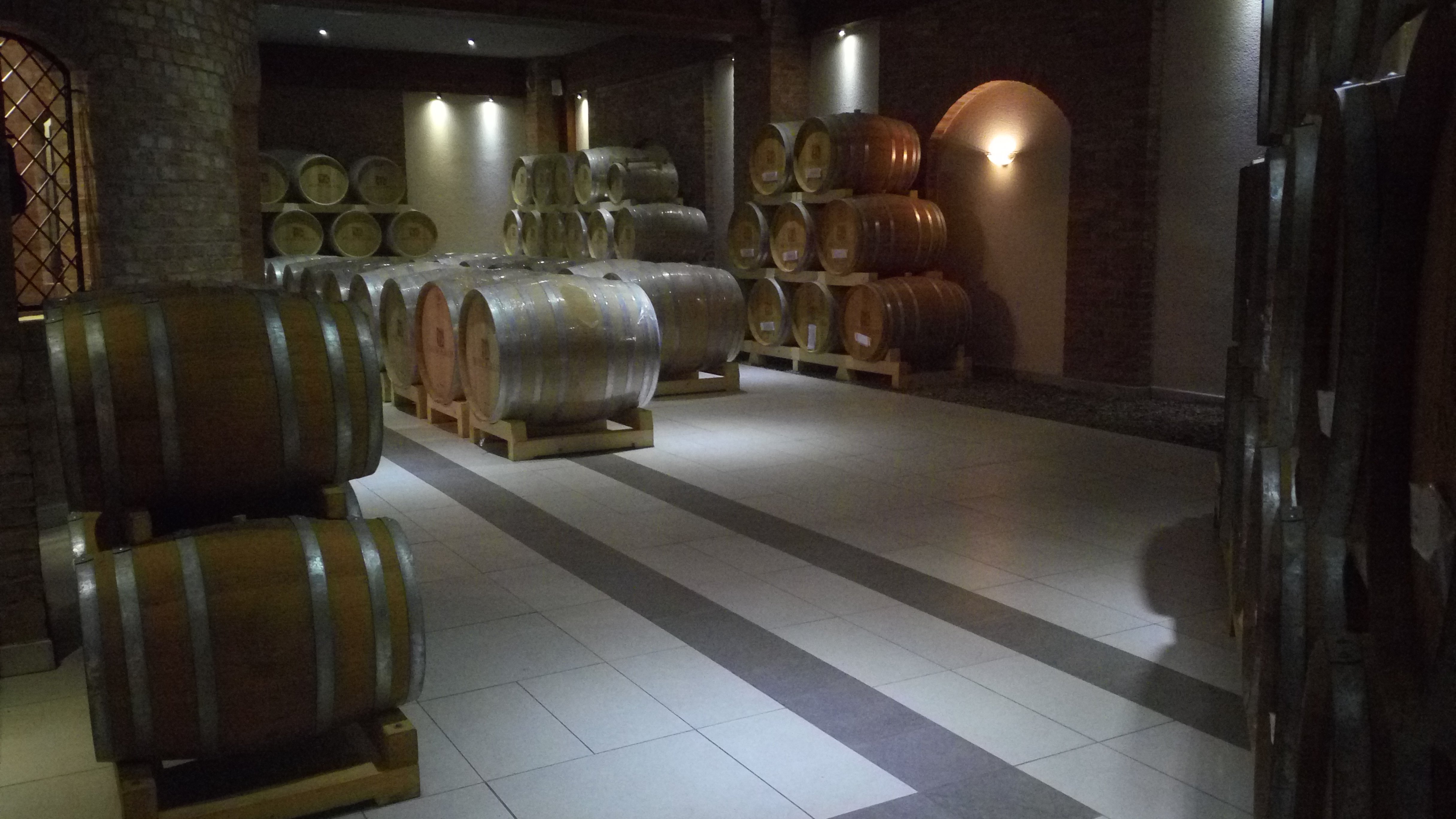 Hotel & Distillery Monogram-官方