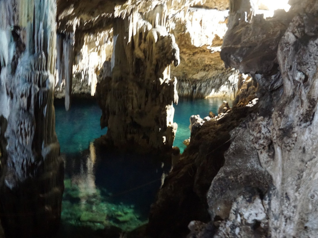 Anahulu Cave - The Underground Swimming Pool景点图片