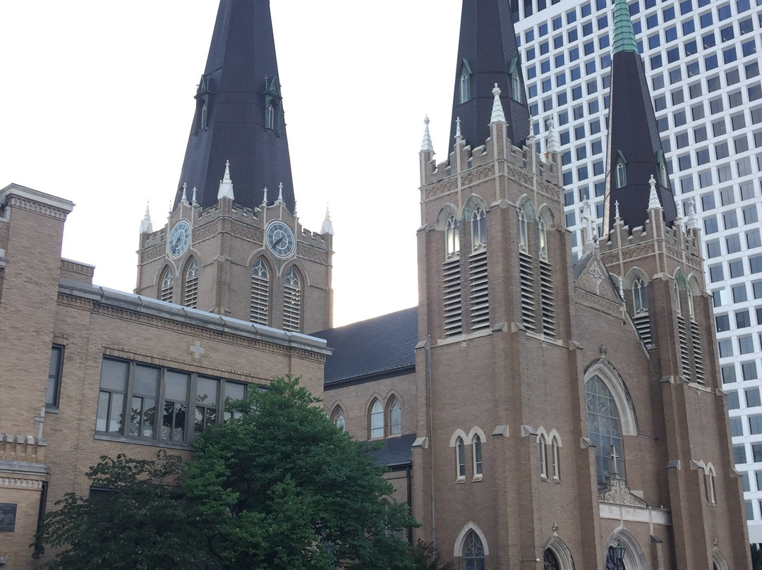 Holy Family Cathedral-塔尔萨必去景点