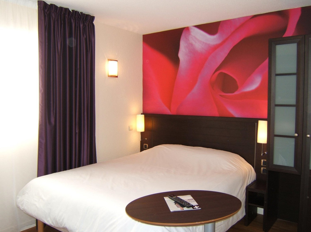 基里亚德尚贝里拉沃尔酒店主图