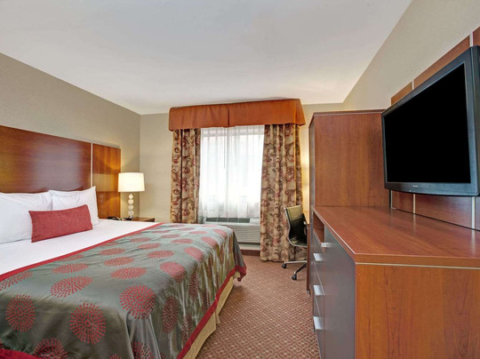 史坦顿岛华美达酒店主图