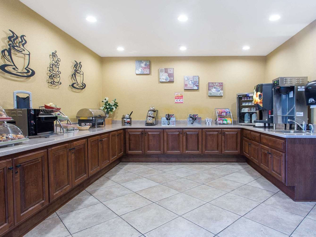 Best Western Plus Appleton Airport Mall Hotel主图