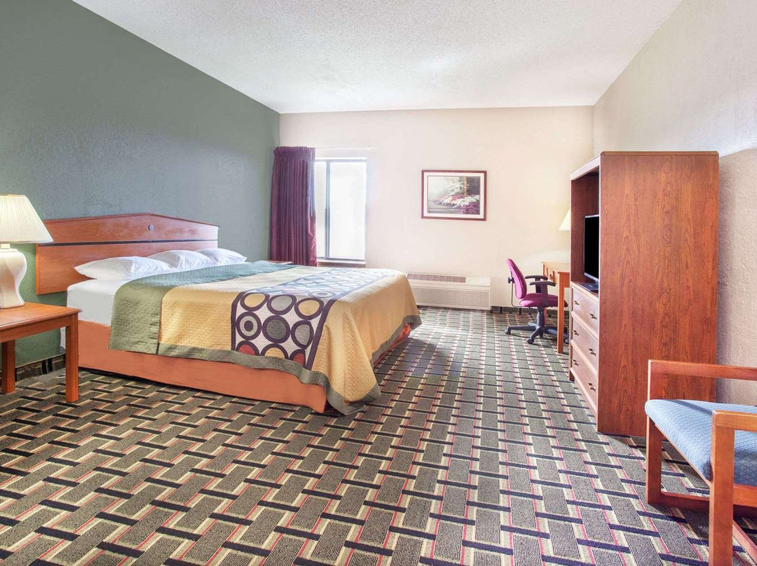 Super 8 by Wyndham Atchison主图