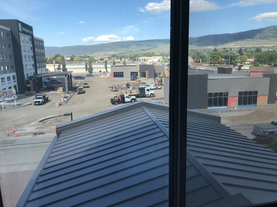 基洛纳万枫酒店及套房主图