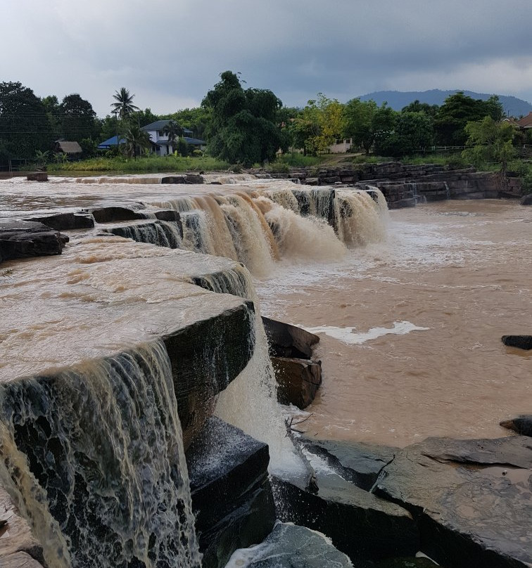 Poi Waterfall景点图片