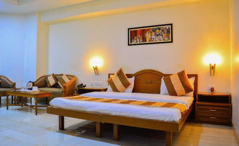 亚许瑞酒店主图