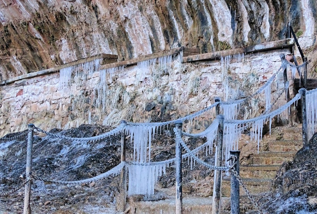 Weeping Rock Trail景点图片
