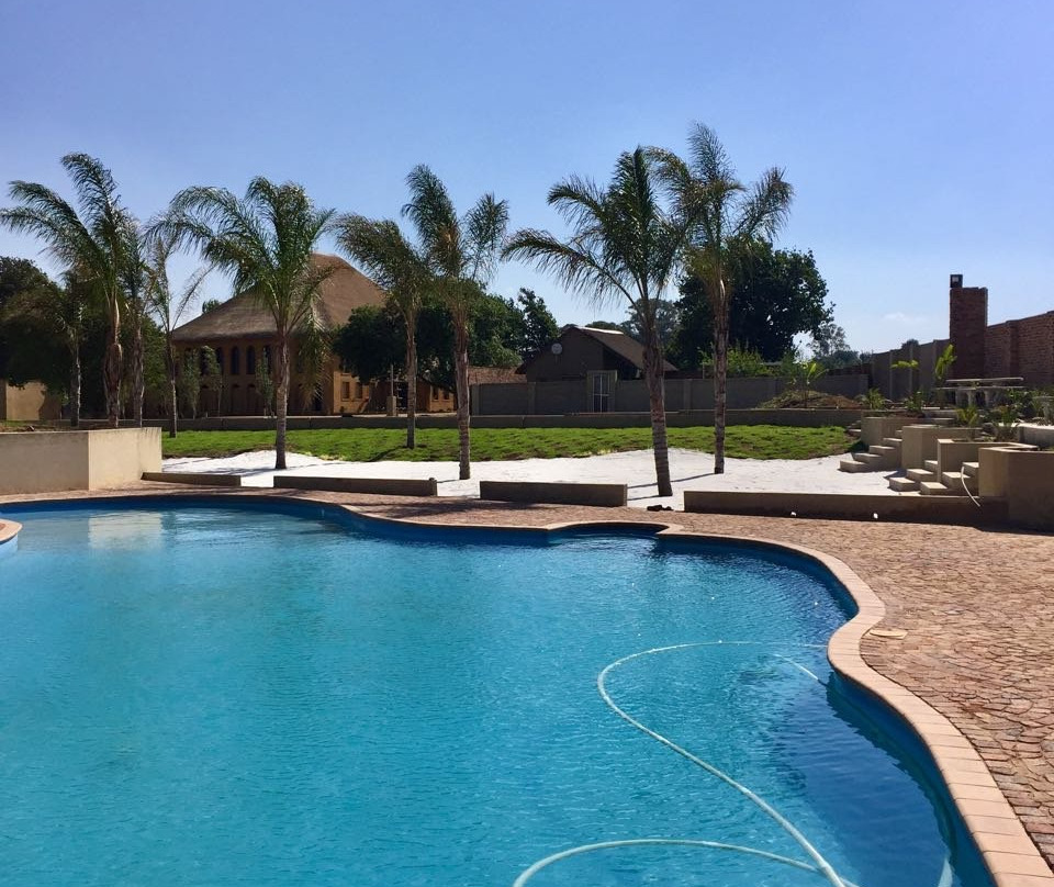 The Three Countries Estate主图