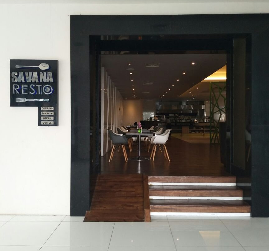 庞越布鲁姆公园酒店主图