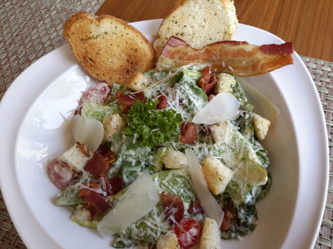 Chom Cafe & Restaurant主图