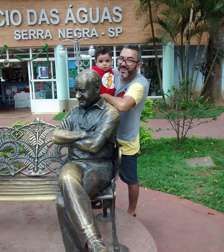 Estátua Ronald Golias-塞拉内格拉必去景点