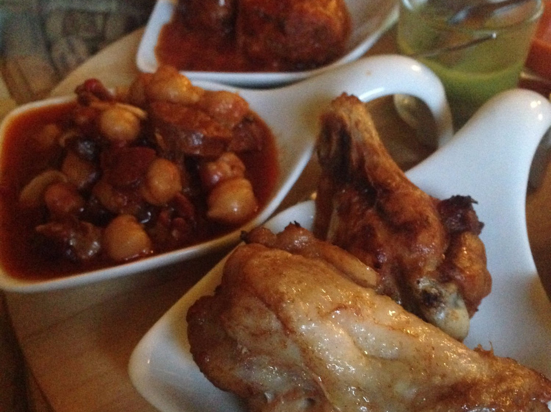 De Tapas y Canas-德拉克鲁兹索尔港必去景点