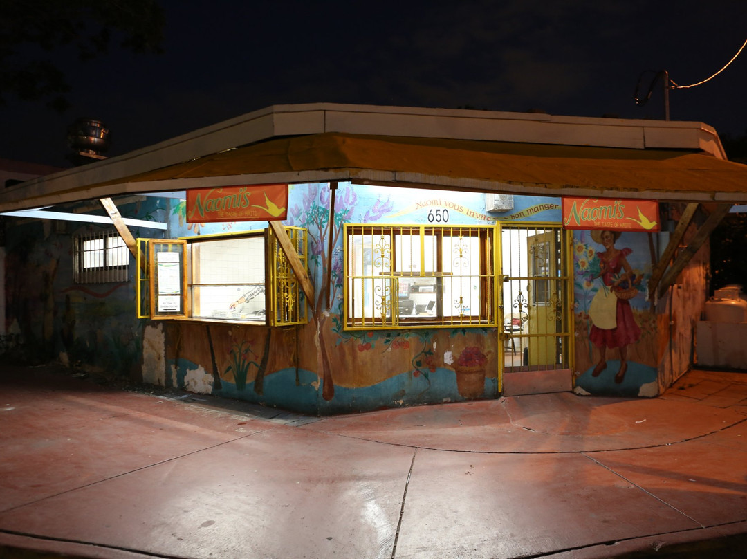 Naomi's Garden Restaurant & Lounge