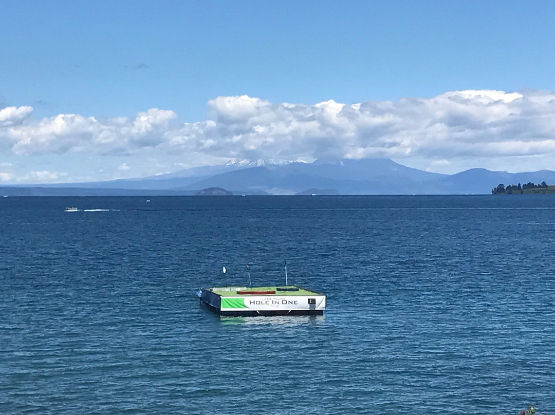 Lake Taupo Hole in One Challenge景点图片