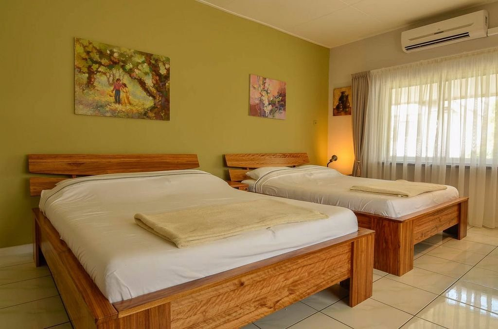Downtown Oasis Luxury Guesthouse & Apartments