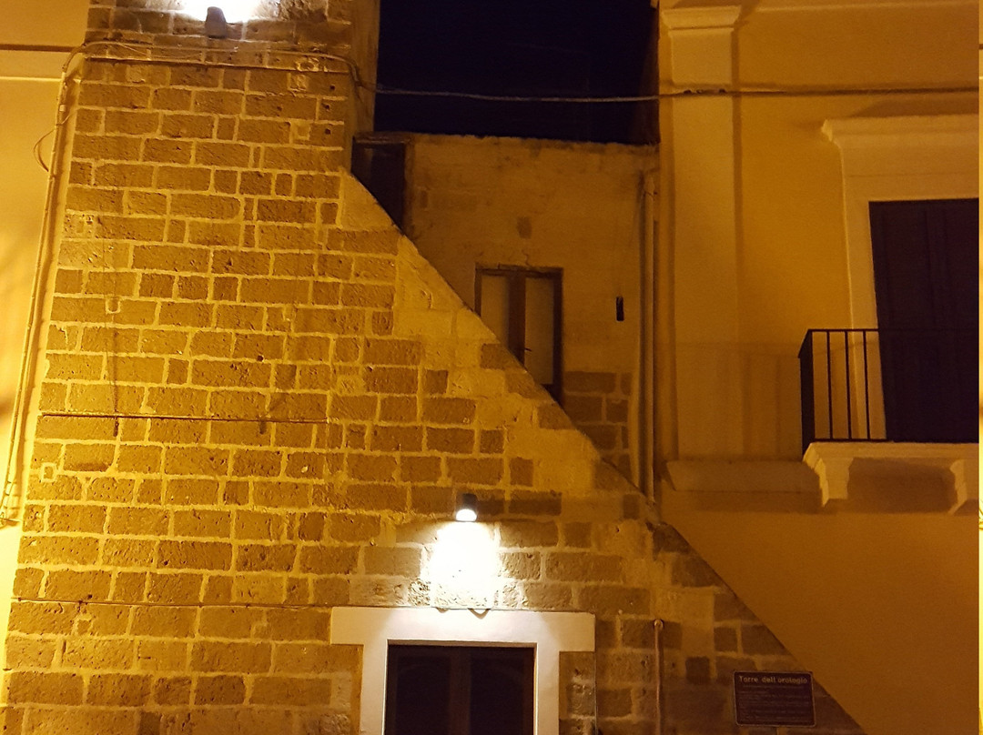 Pulsano旅游景点-Torre dell'orologio di Pulsano