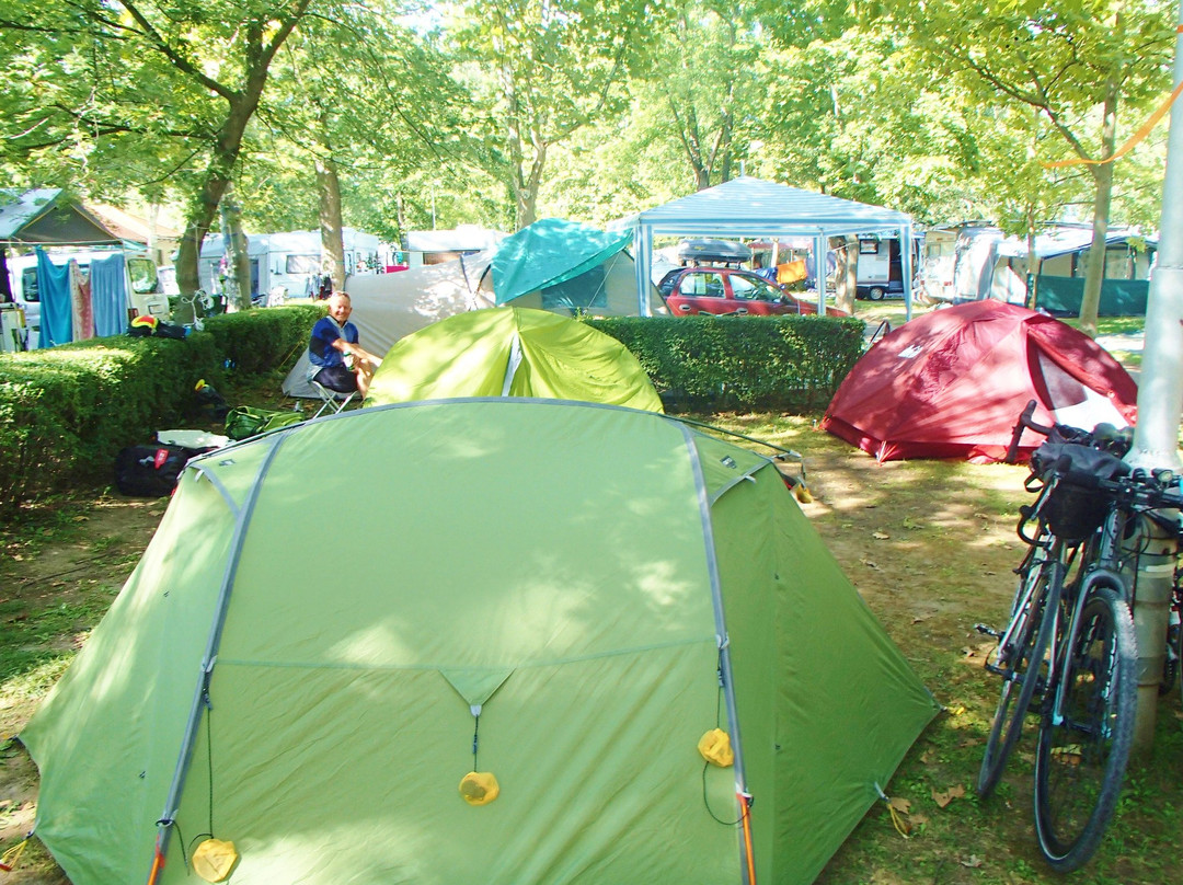 Yacht Camping