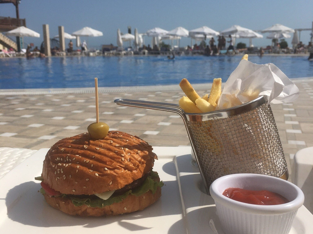 Qaradagh餐馆和美食-Mambo Beach Club & Restaurant