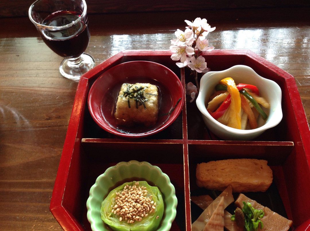 山菜 日和 お茶々