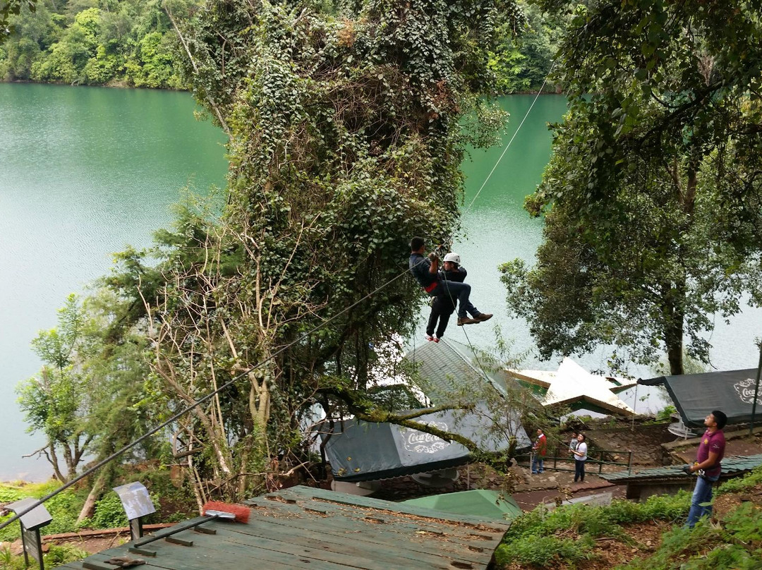 Lake Zirahuen景点图片