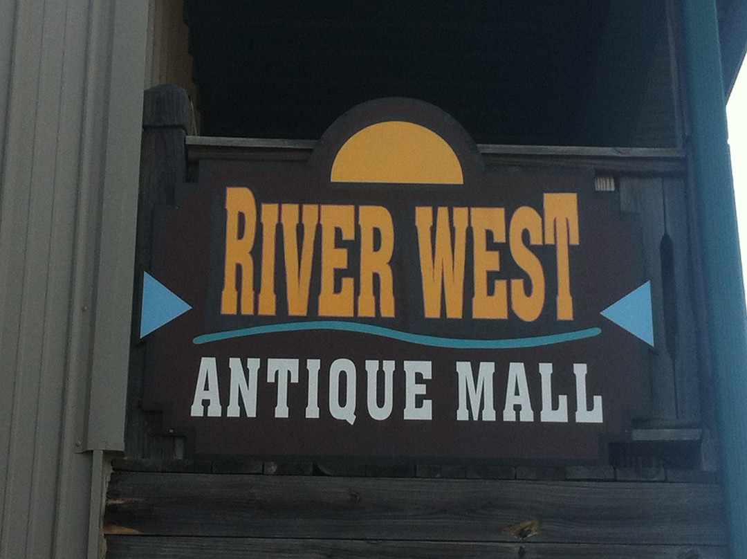 Riverwest Antique Mall景点图片