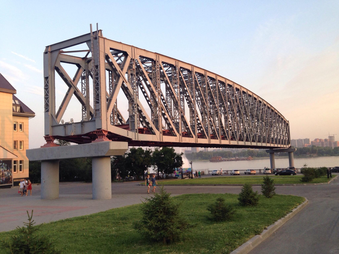 The 1st bridge across the Ob景点图片