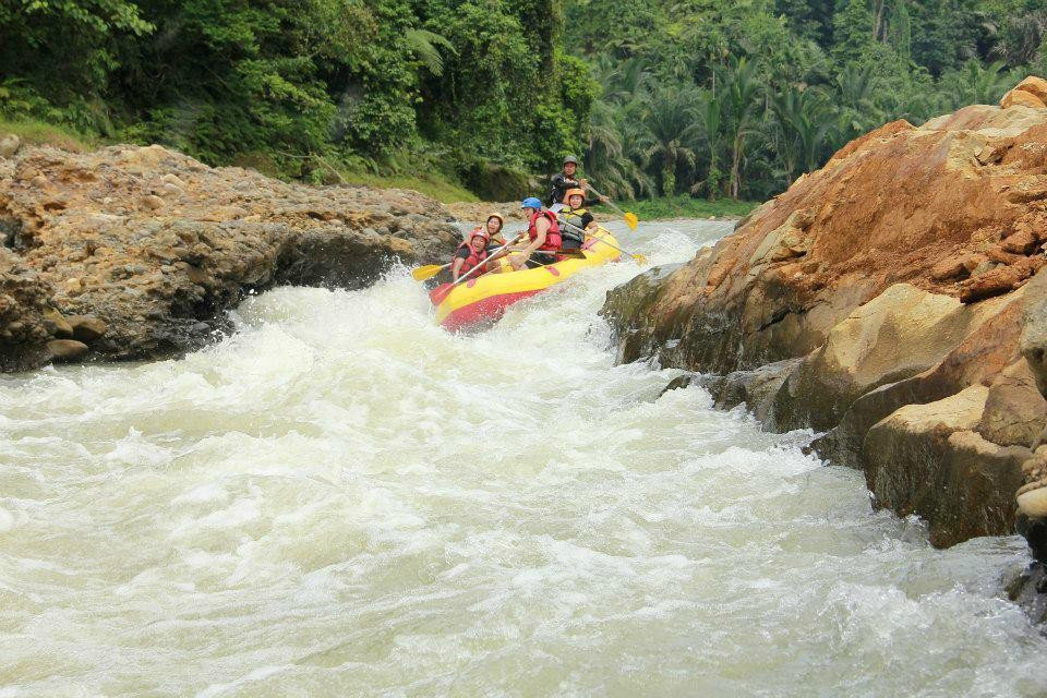 Ancol Arung Jeram-Tebing Tinggi必去景点