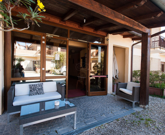 San Cesareo酒店住宿-阿波罗神庙酒店