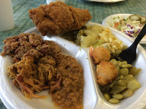 Chapin餐馆和美食-Farm Boy's Barbecue