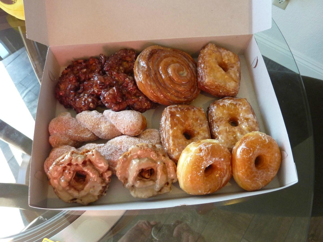 Dolly's Donuts