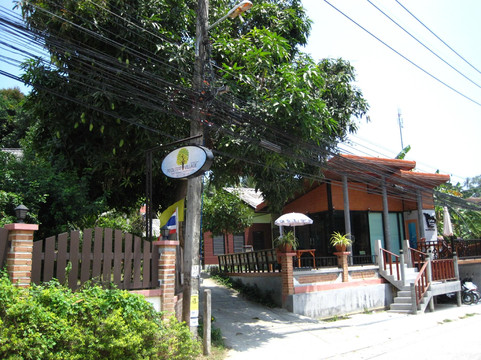 Pooltrap Village Bungalow主图