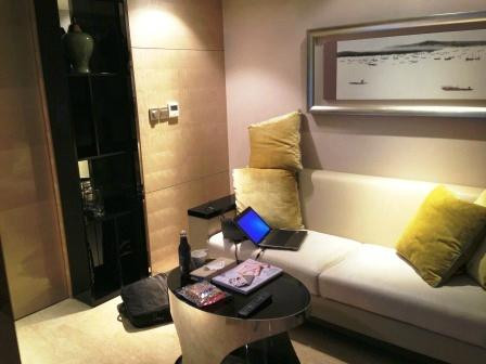 洲至奢选上海静安THE ONE套房酒店主图