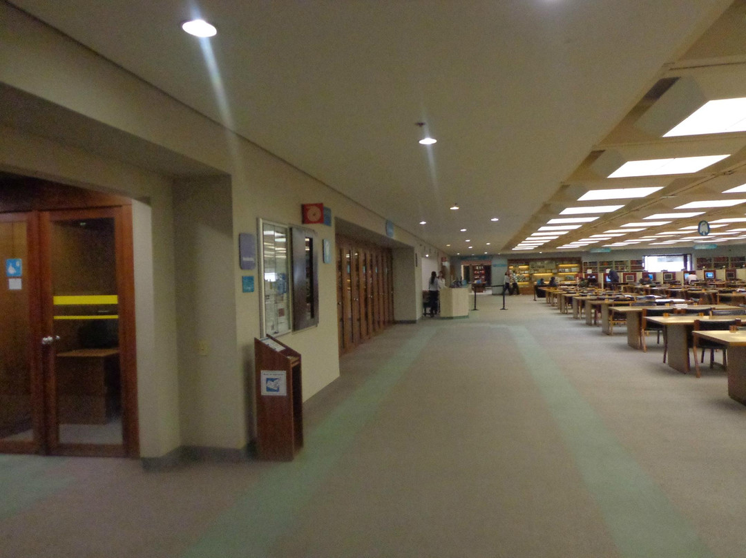 刘易斯‧安吉尔‧阿伦戈图书馆-波哥大必去景点