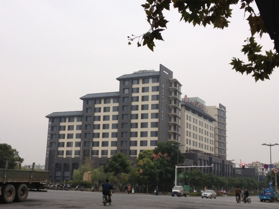 华美达凯莎酒店主图