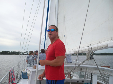 Sail The Daedalus-橙色海湾必去景点