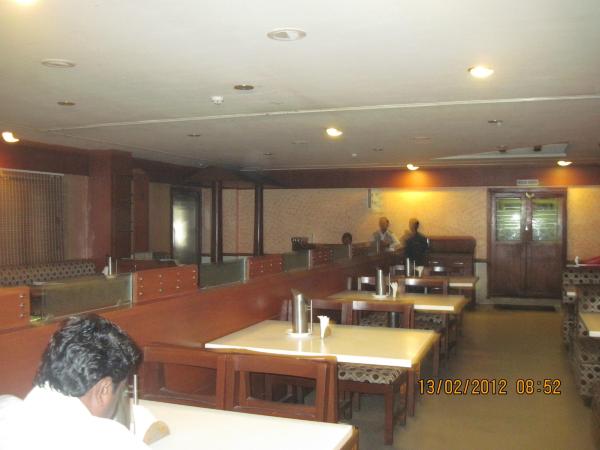 Varam Residency-餐饮