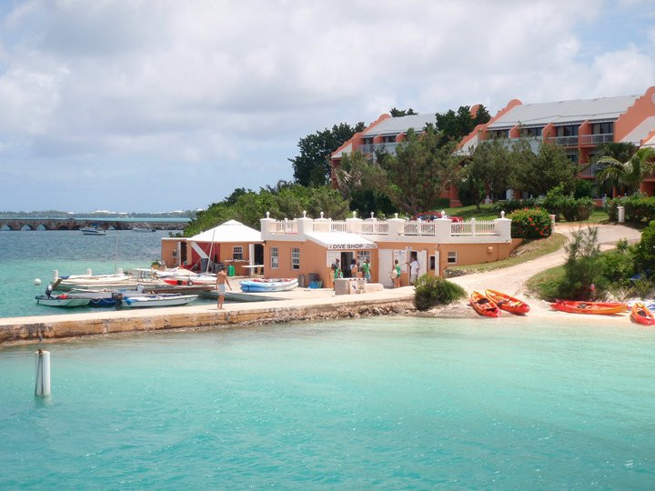 Blue Hole Water Sports-Hamilton Parish必去景点