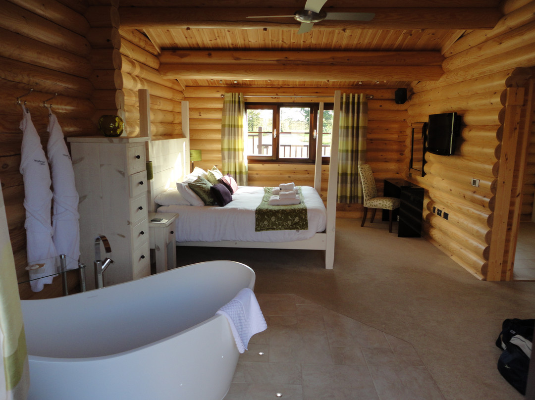 Weybread Lakes Log Cabin Holidays
