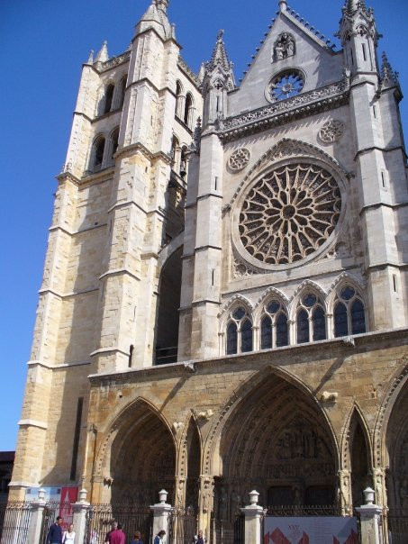 Santa Maria de Leon Cathedral景点图片