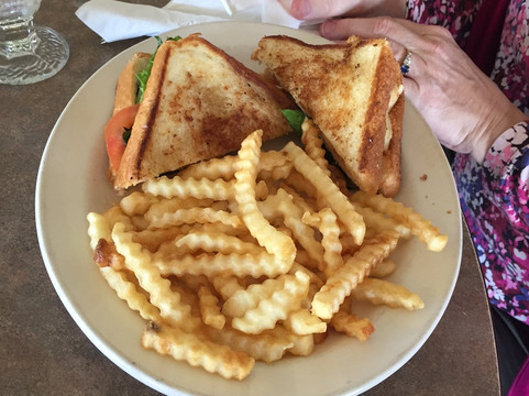 Seven Lakes Golf & Dining