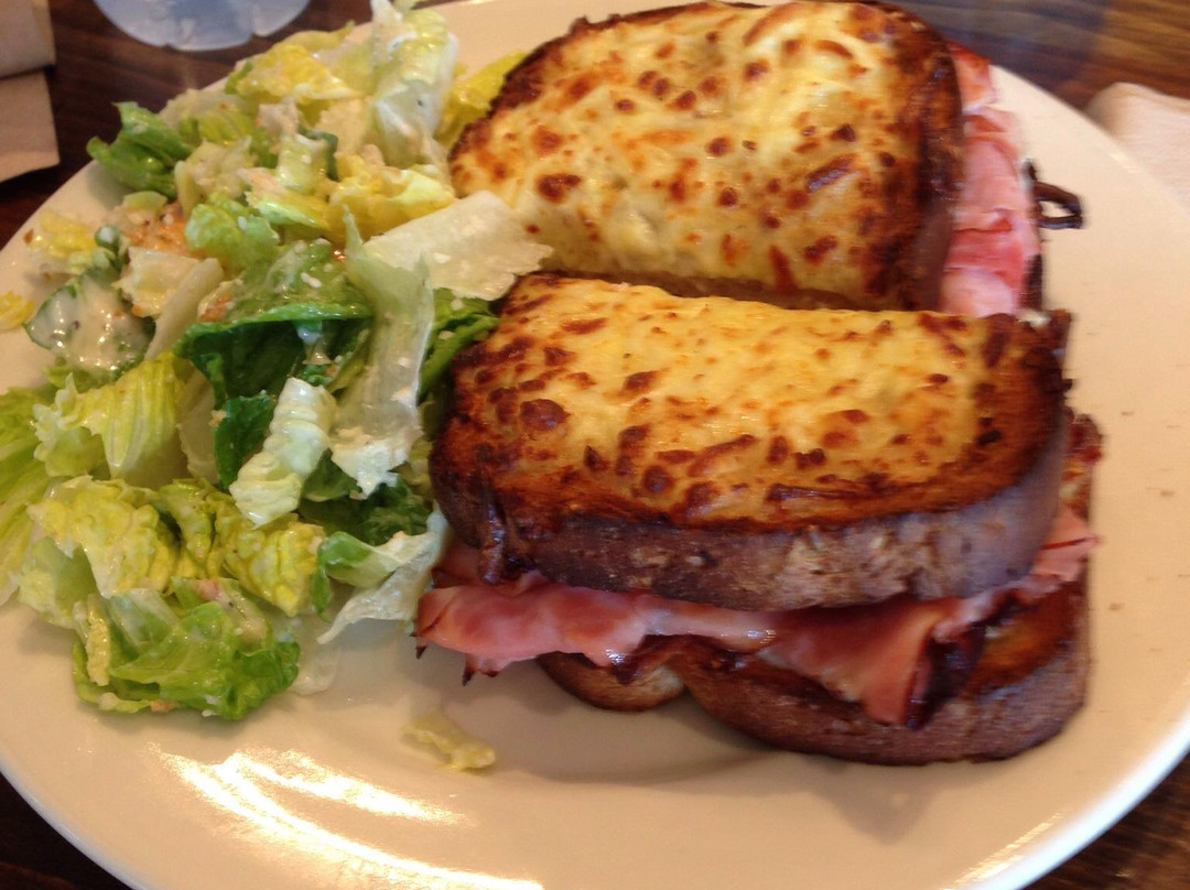 la Madeleine French Bakery & Cafe Camp Bowie Blvd