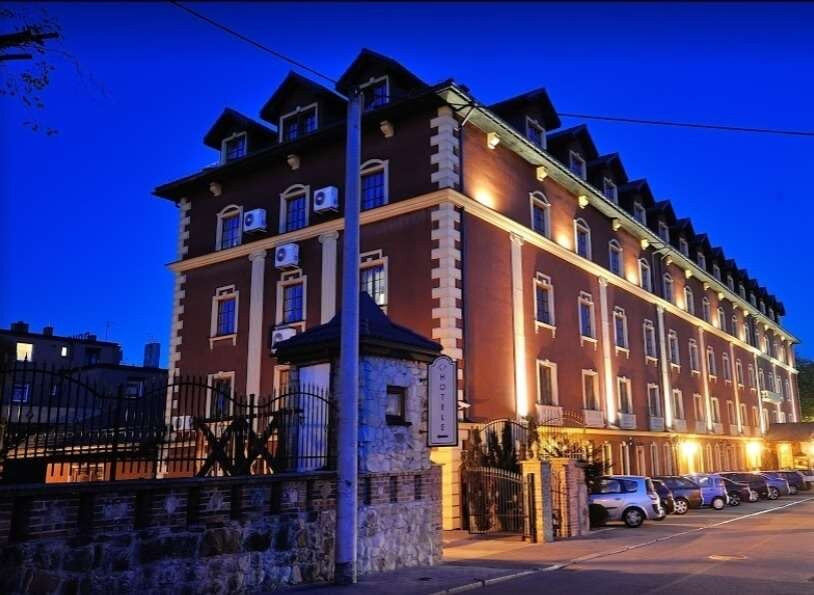 Chorzow酒店住宿-贝拉晚报大酒店