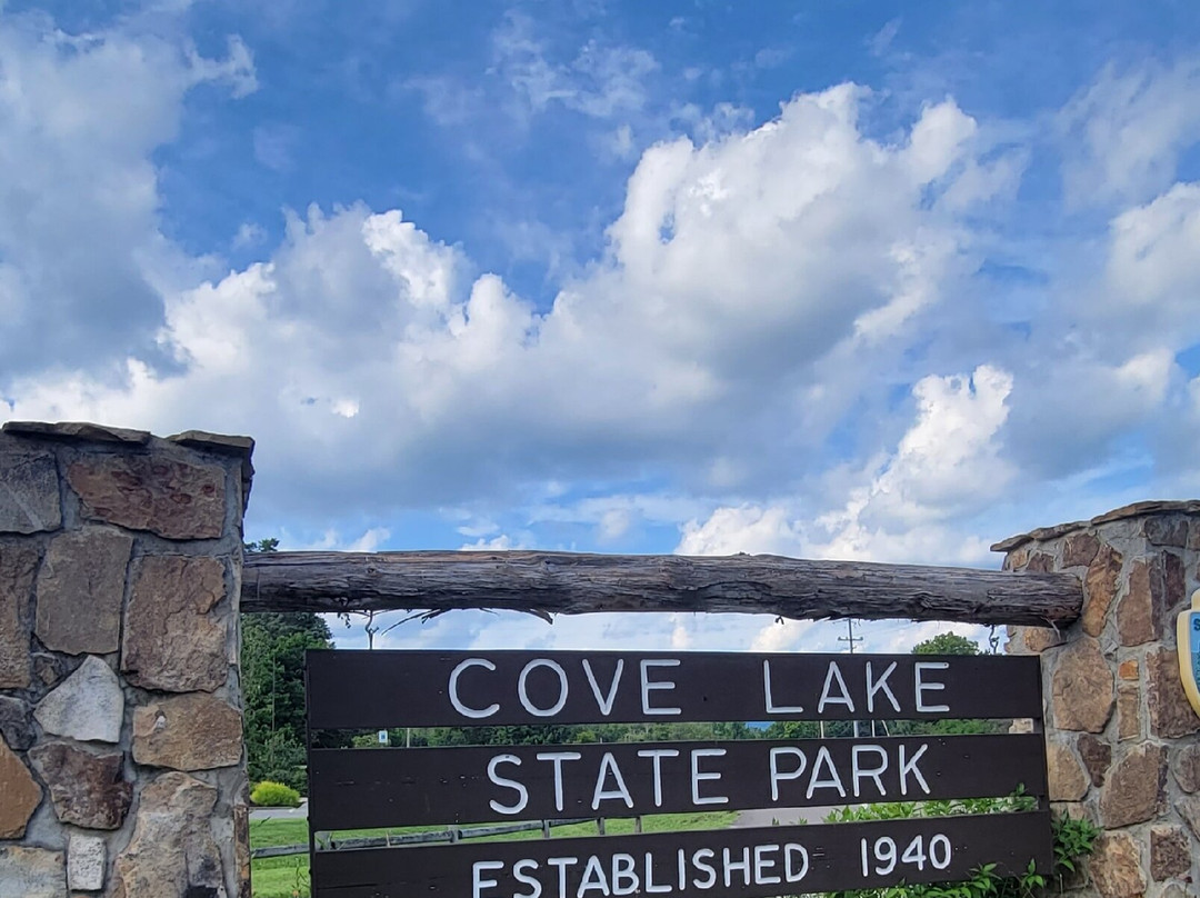 Cove Lake State Park景点图片