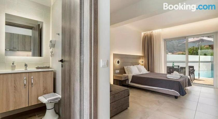 Papatsas Center Houses主图